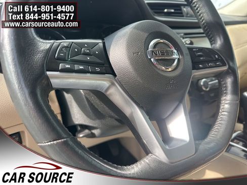 Used 2017 Nissan Rogue SL image 10