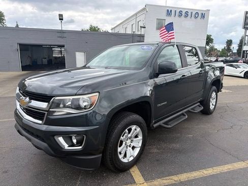 Used 2017 Chevrolet Colorado LT w/ LT Convenience Package RWD image 4