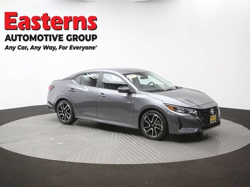 Used 2025 Nissan Sentra SR FWD image 47