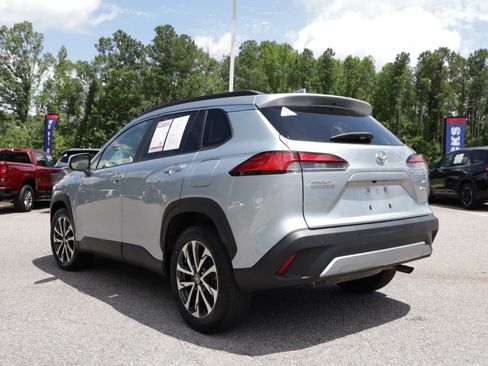 Used 2023 Toyota Corolla Cross XLE AWD/4WD image 3