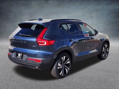 New 2026 Volvo XC40 B5 Ultra w/ Climate Package image 7