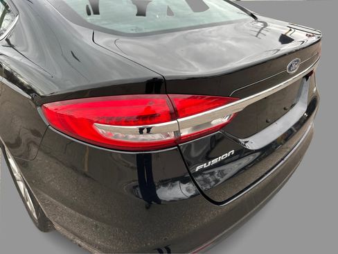 Used 2017 Ford Fusion SE w/ Fusion SE Technology Package FWD image 36