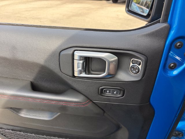 Used 2024 Jeep Wrangler Unlimited Rubicon w/ Technology Group AWD/4WD image 31