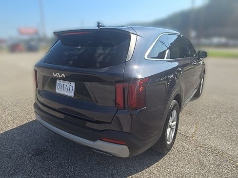 Used 2025 Kia Sorento LX FWD image 13