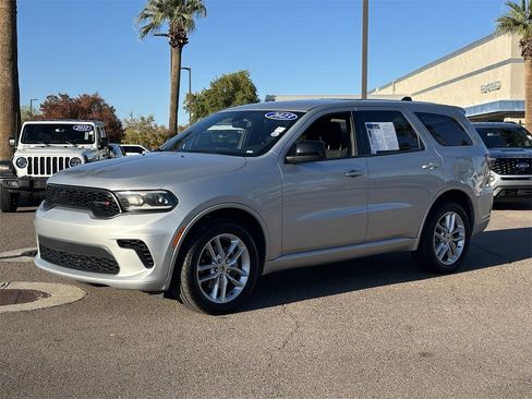 Used 2023 Dodge Durango GT image 2