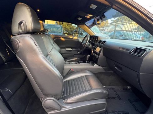 Used 2011 Dodge Challenger R/T image 13