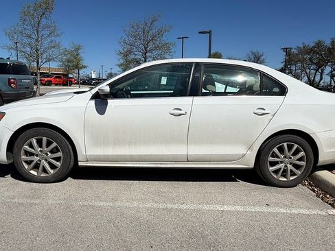 Used 2013 Volkswagen Jetta SE image 9