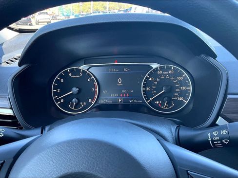 Used 2024 Nissan Altima 2.5 SV FWD image 25