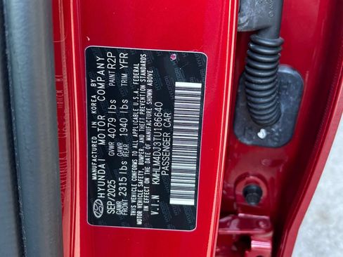 Used 2026 Hyundai Elantra Hybrid FWD image 29