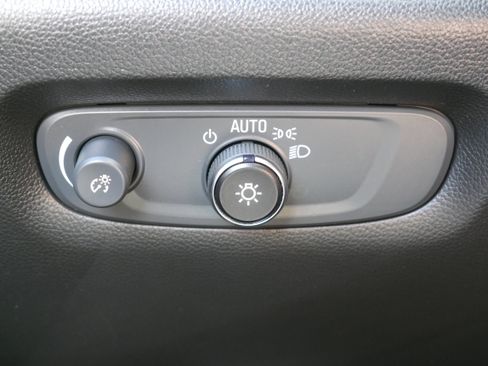Certified 2023 Chevrolet Traverse LT w/ Midnight/Sport Edition AWD/4WD image 32