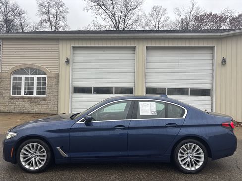 Used 2021 BMW 540i xDrive w/ Premium Package image 13