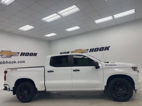 Used 2023 Chevrolet Silverado 1500 RST w/ Redline Edition image 4