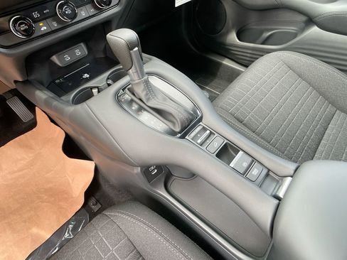 New 2026 Honda HR-V LX image 18