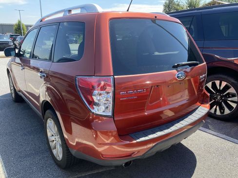 Used 2011 Subaru Forester 2.5X Touring AWD/4WD image 5