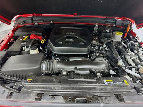 Used 2022 Jeep Wrangler Sahara w/ Cold Weather Group image 34