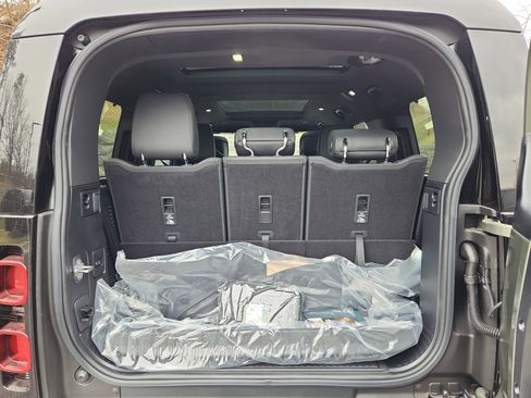 Used 2025 Land Rover Defender 130 S image 13