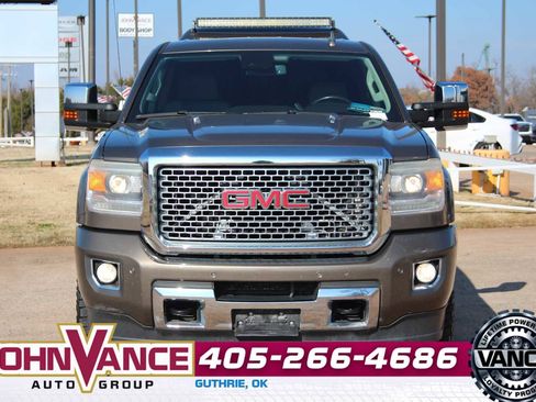Used 2015 GMC Sierra 2500 Denali w/ Duramax Plus Package image 2
