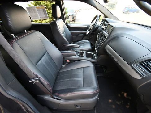 Used 2018 Dodge Grand Caravan GT w/ Safety Sphere Group FWD image 19