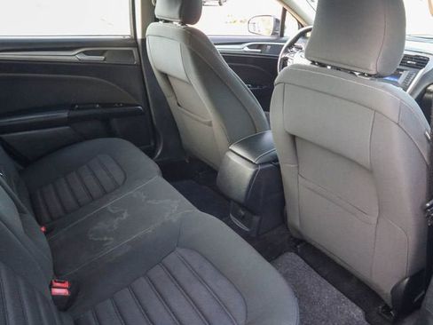 Used 2017 Ford Fusion SE FWD image 23