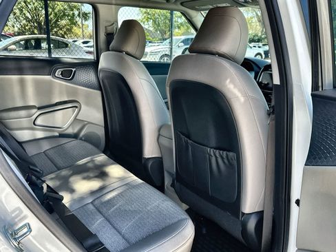 Used 2023 Kia Soul EX image 18