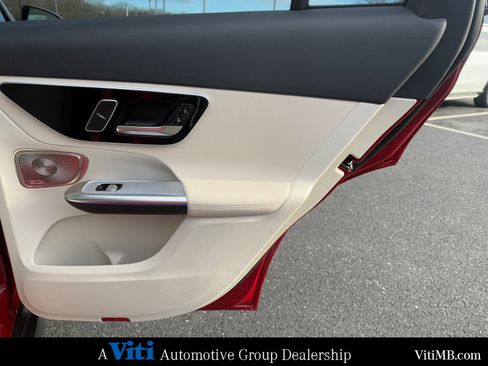 Certified 2025 Mercedes-Benz GLC 300 4MATIC image 25