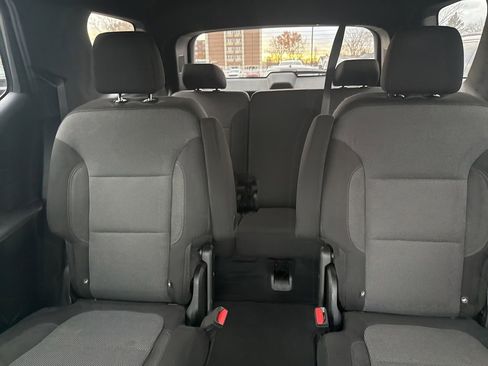 Used 2023 Chevrolet Traverse LT image 15