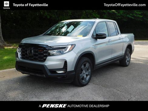 Used 2025 Honda Ridgeline TrailSport image 1