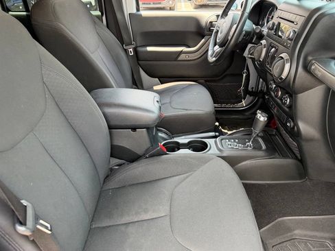 Used 2018 Jeep Wrangler Unlimited Sport S AWD/4WD image 17