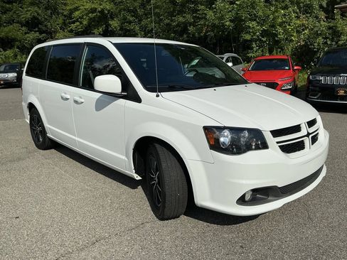 Used 2018 Dodge Grand Caravan GT FWD image 3