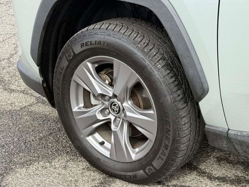 Used 2022 Toyota RAV4 XLE image 27