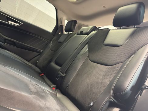 Used 2017 Ford Edge Sport w/ Technology Package image 31