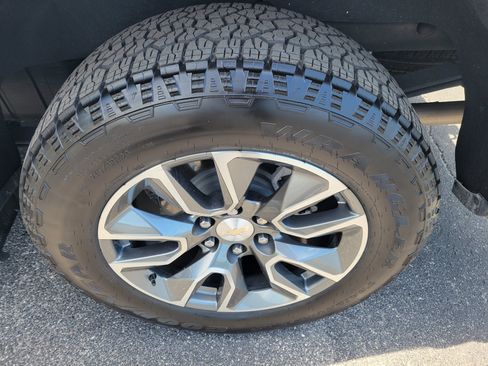 Certified 2024 Chevrolet Silverado 1500 LT AWD/4WD image 41