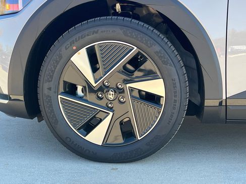 New 2026 Hyundai Ioniq 5 SE image 8