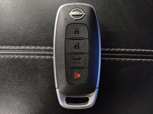 Used 2022 Nissan Pathfinder SV w/ SV Premium Package image 32