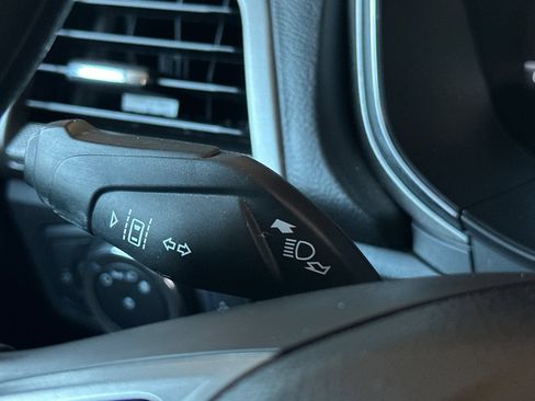 Used 2020 Ford Fusion SE FWD image 32