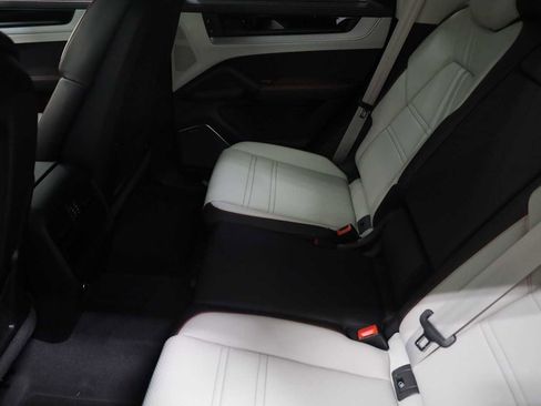 New 2025 Porsche Cayenne GTS image 35