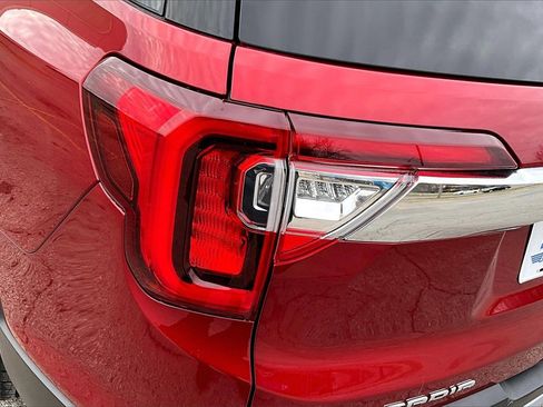 Used 2023 GMC Acadia SLE image 31