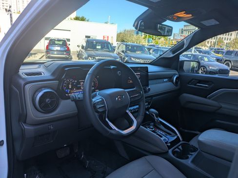 Used 2024 Chevrolet Colorado ZR2 w/ ZR2 Convenience Package III AWD/4WD image 16