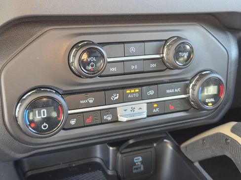 Used 2025 Ford Bronco Badlands AWD/4WD image 26