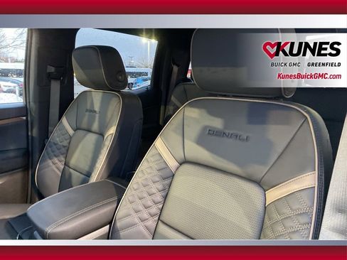 New 2026 GMC Canyon Denali image 15