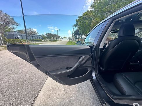 Used 2018 Tesla Model 3 Long Range image 18
