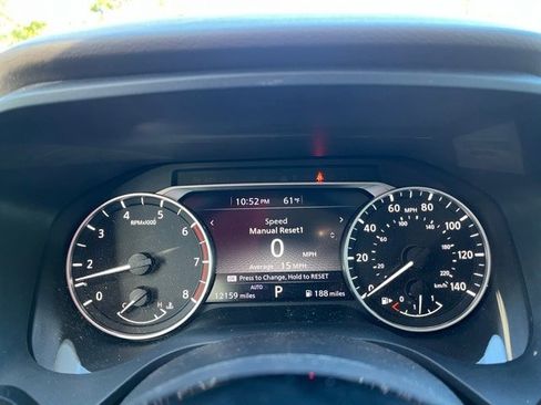 Used 2022 Nissan Rogue SV image 9