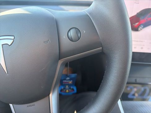 Used 2020 Tesla Model Y Long Range image 24