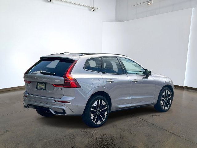 Used 2026 Volvo XC60 B5 Plus w/ Protection Package Premier AWD/4WD image 4