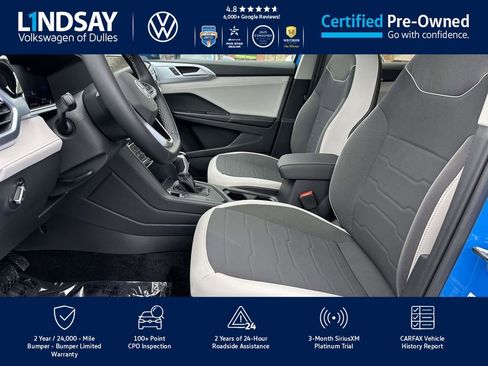 Certified 2025 Volkswagen Taos SE image 11
