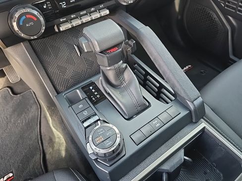 Used 2025 Toyota Tacoma TRD Off-Road image 16