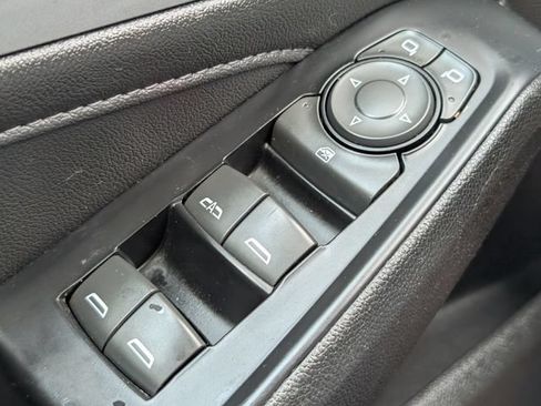 Used 2022 Chevrolet Traverse LT FWD image 22