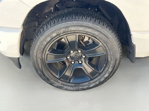 Used 2023 RAM 1500 Big Horn AWD/4WD image 30