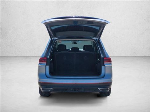 Used 2025 Volkswagen Atlas SE image 6