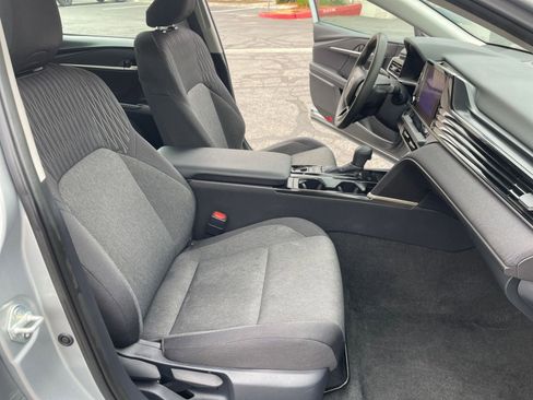 Used 2025 Toyota Camry LE image 34